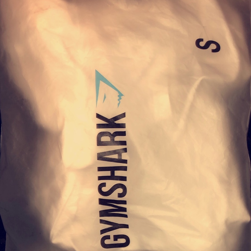 Gym shark central shirt new